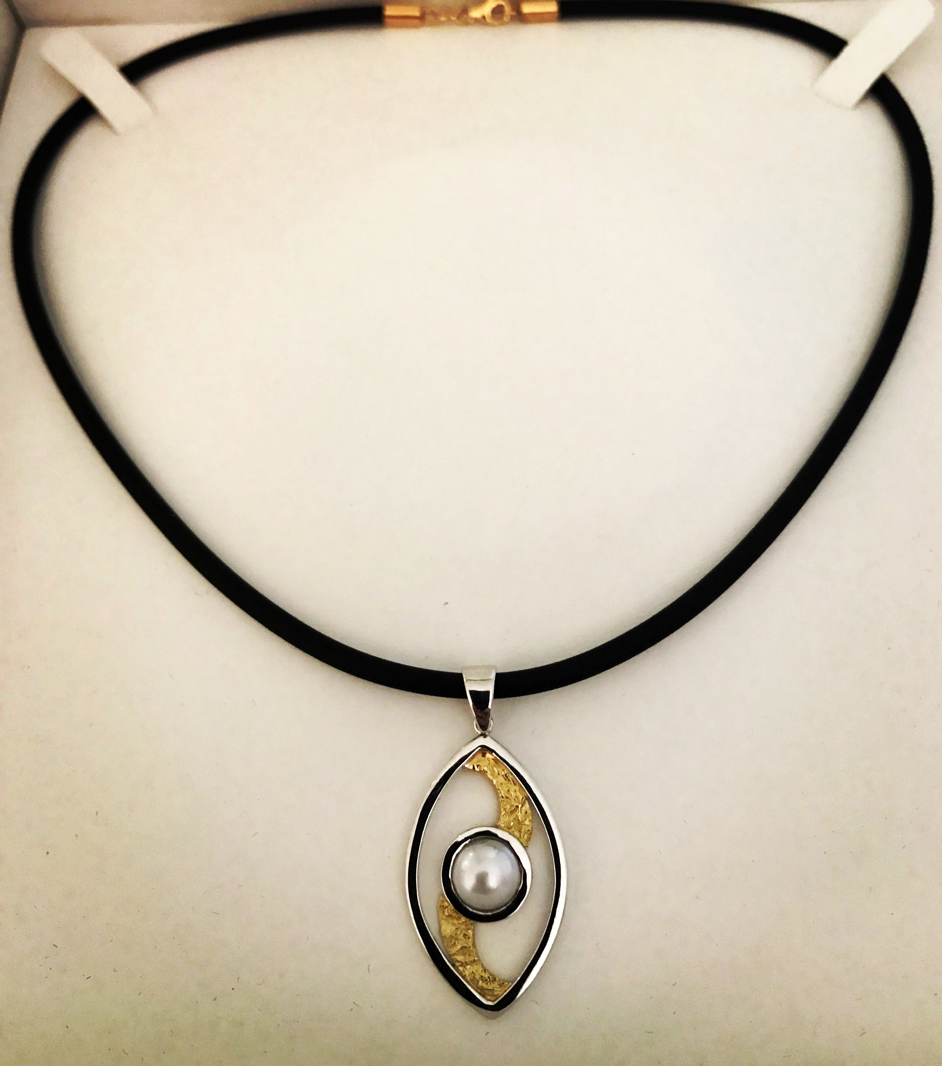 Freshwater and Saltwater Pearls—Understanding the Difference