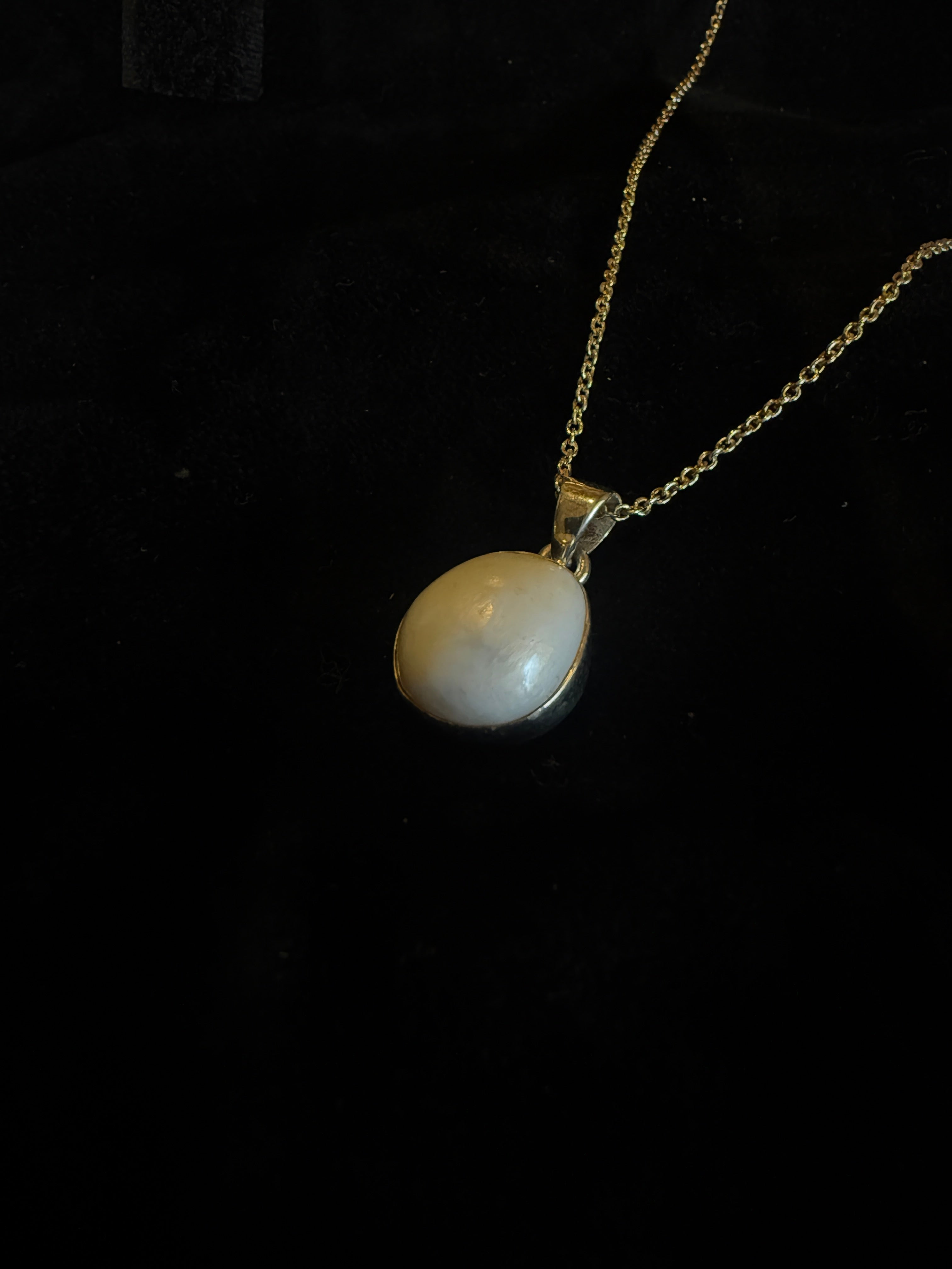 Baroque Mabe Freshwater Pearl Pendant – Sterling Silver